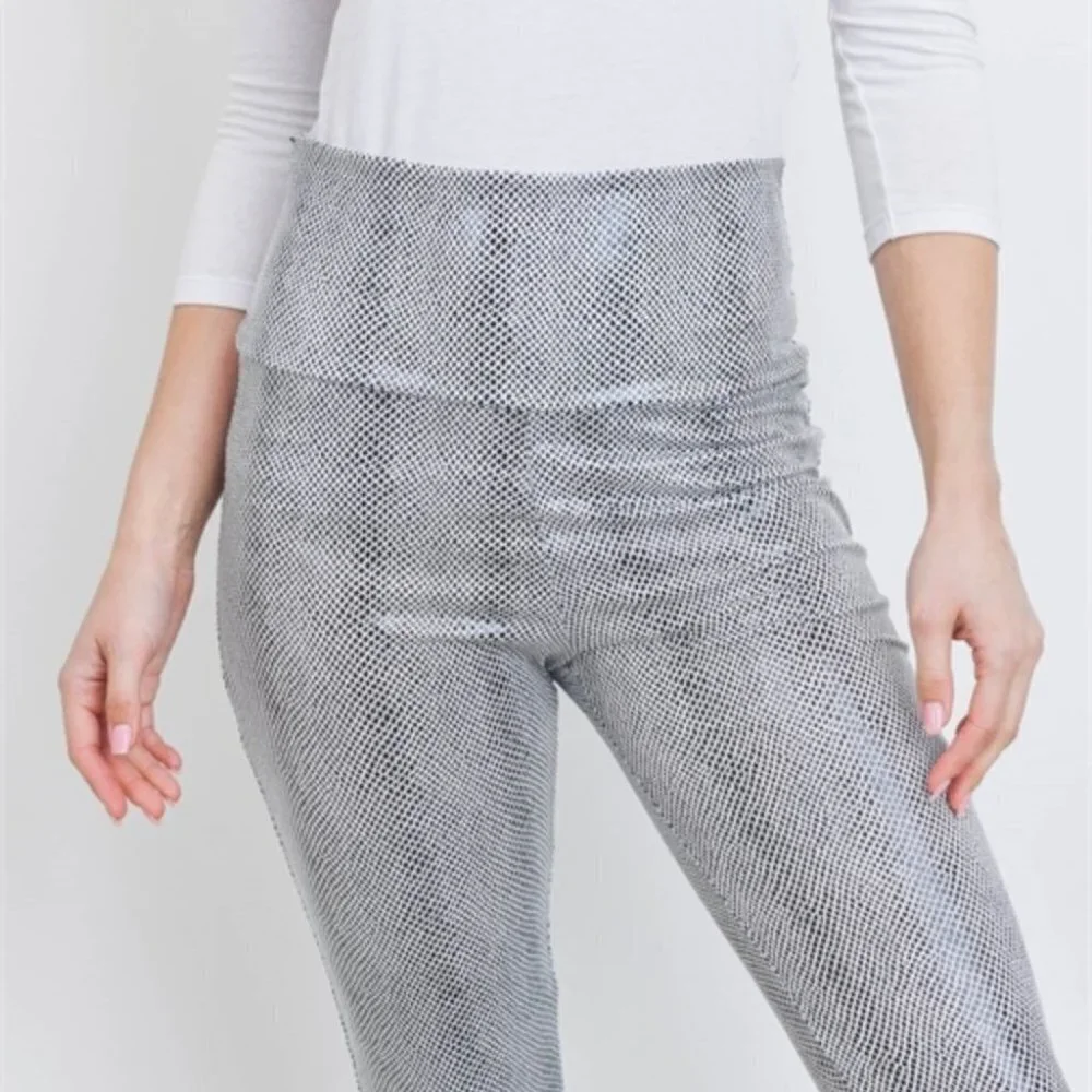 WHITE SNAKE PRINT PANTS